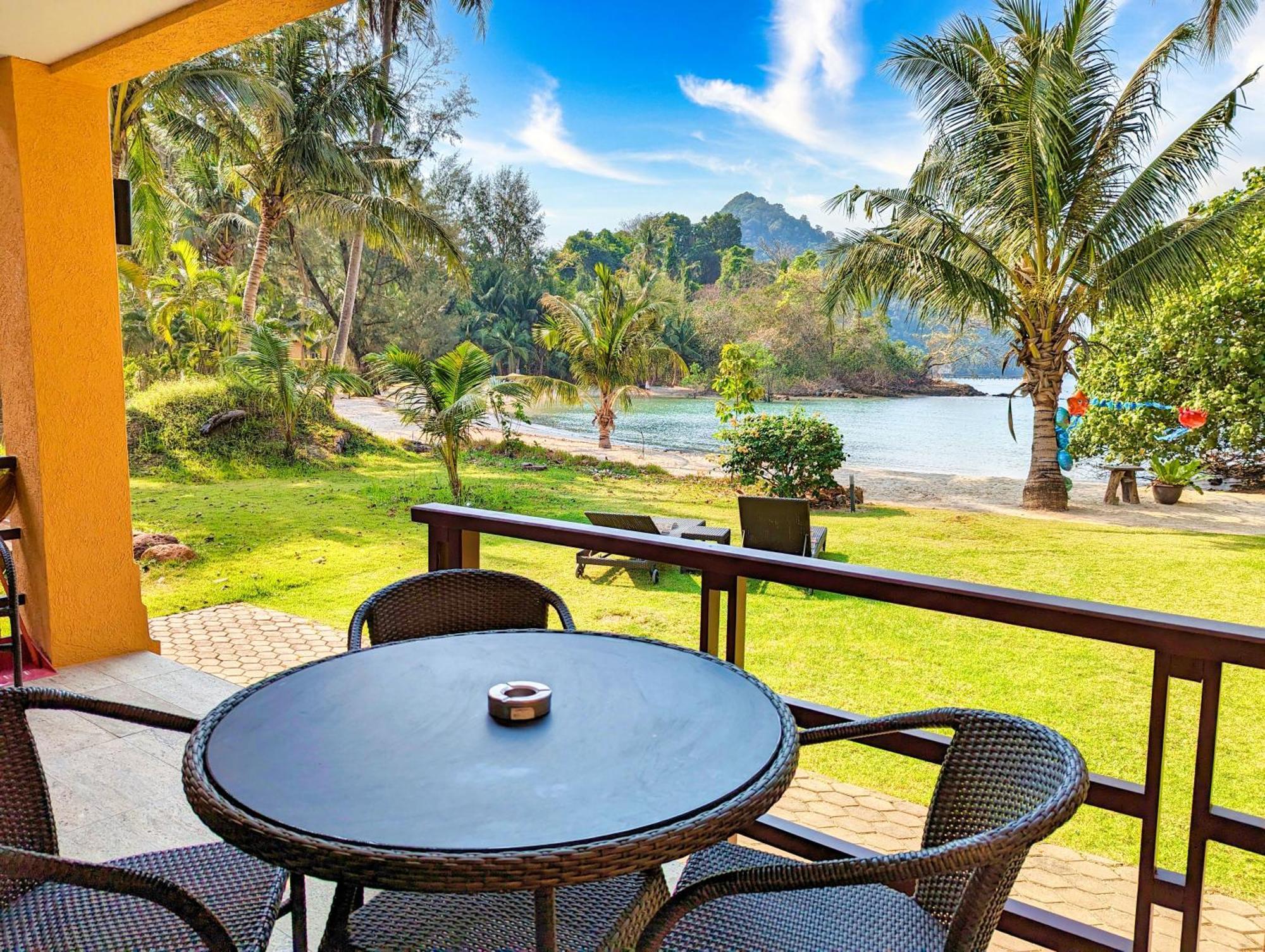 Half Moon Beach Villa - By Kohchangvillas 코창 외부 사진