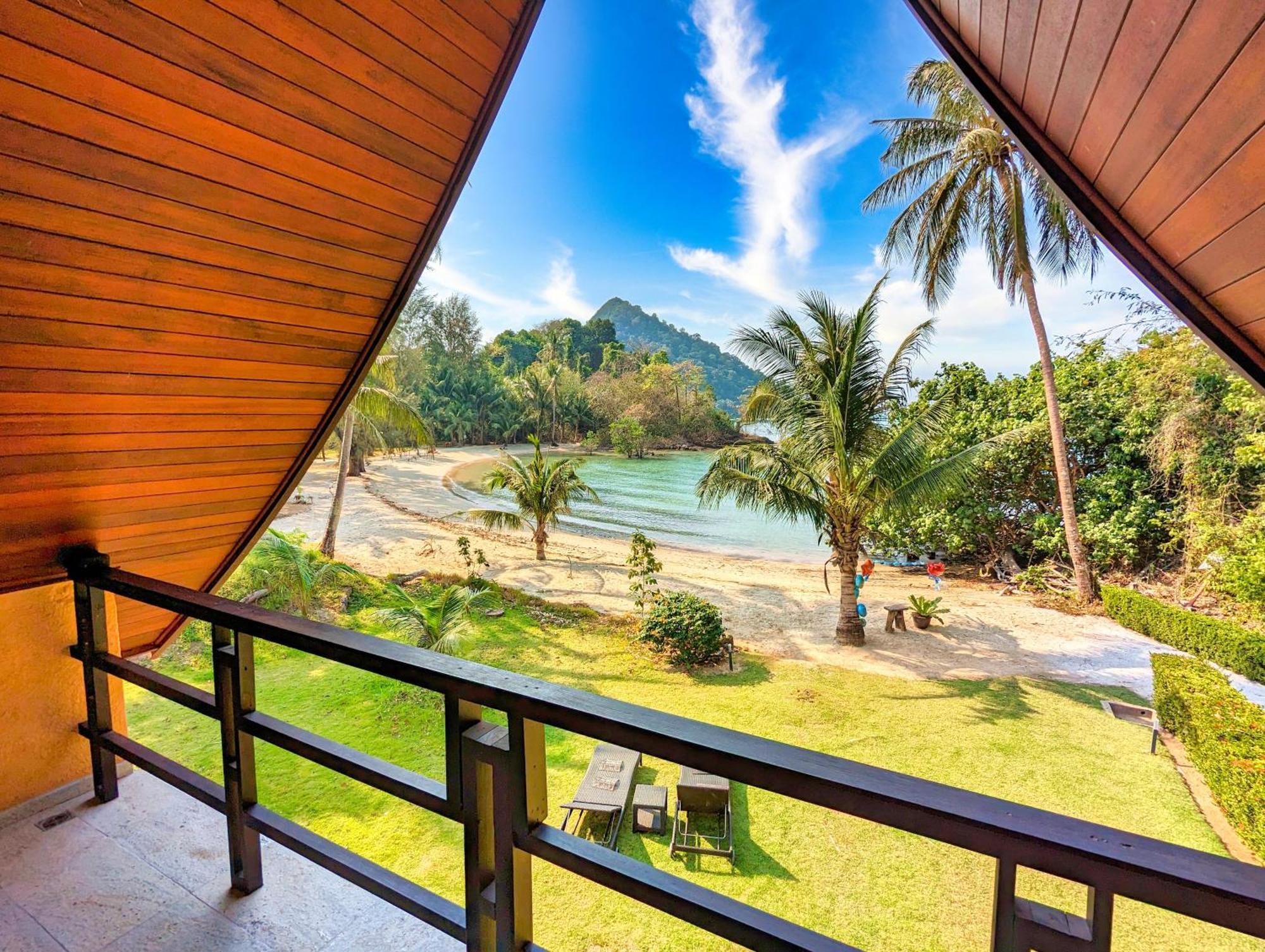 Half Moon Beach Villa - By Kohchangvillas 코창 외부 사진