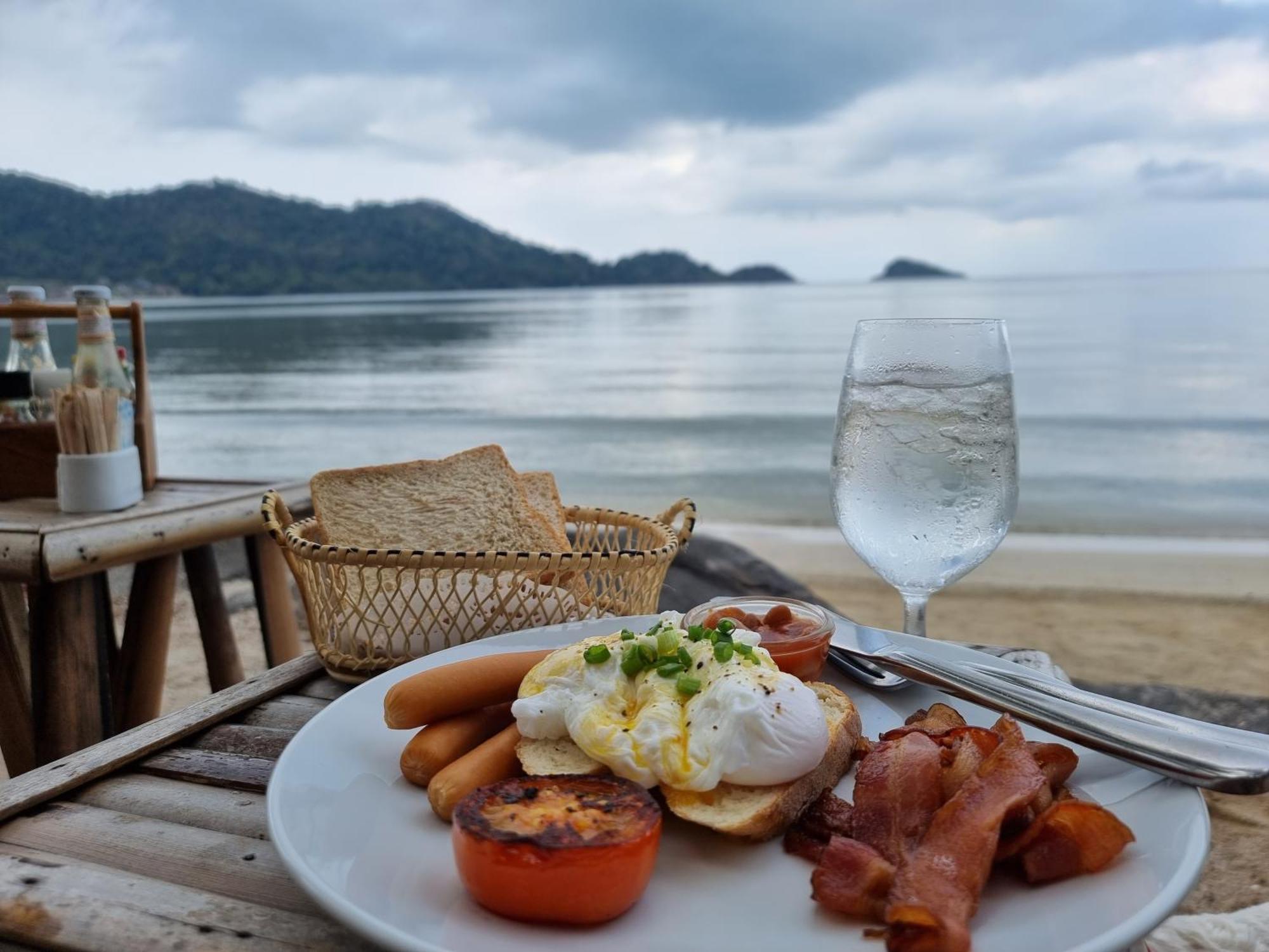 Half Moon Beach Villa - By Kohchangvillas 코창 외부 사진
